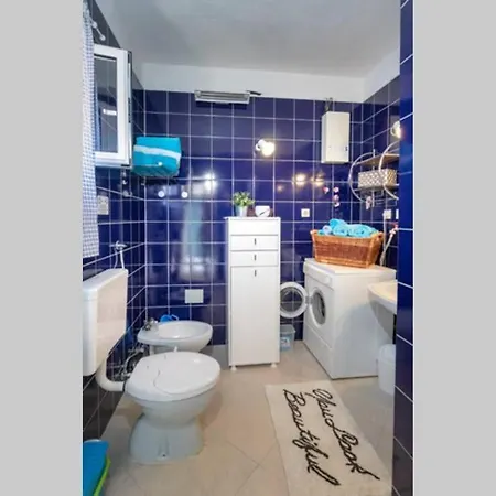 House With Pool-splitska Holiday home *