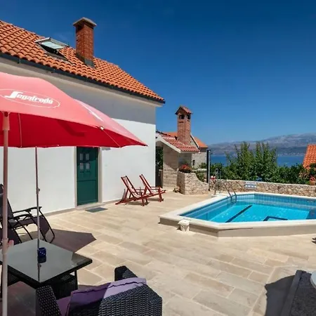 House With Pool-splitska Holiday home Splitska