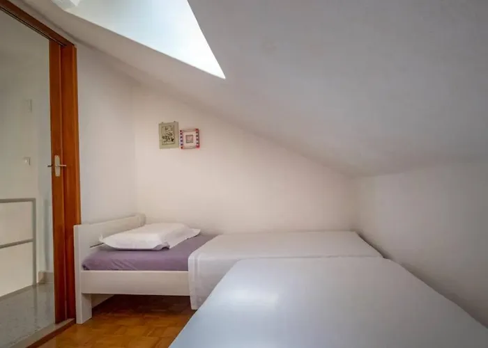 度假居 House With Pool-splitska