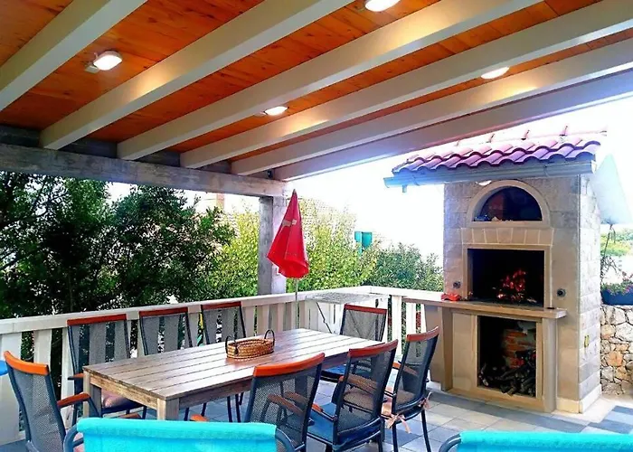 House With Pool-splitska 度假居 斯普利特卡