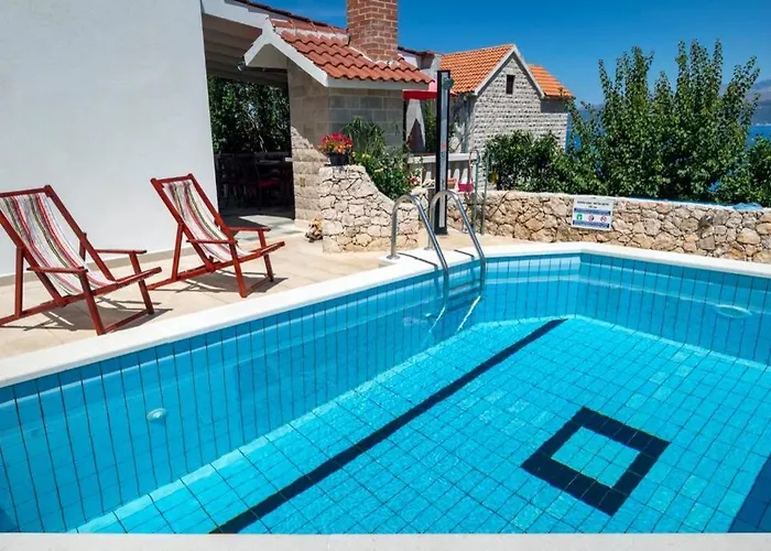 House With Pool-splitska 度假居 斯普利特卡