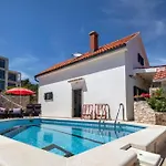 House With Pool-splitska *